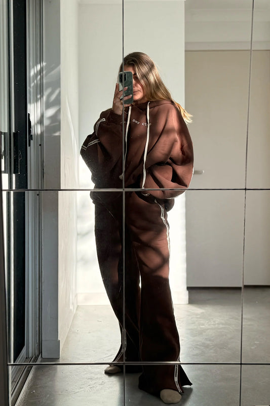 CRACKER DAY CLUB Cloud Racer Sweatpants | Chocolate